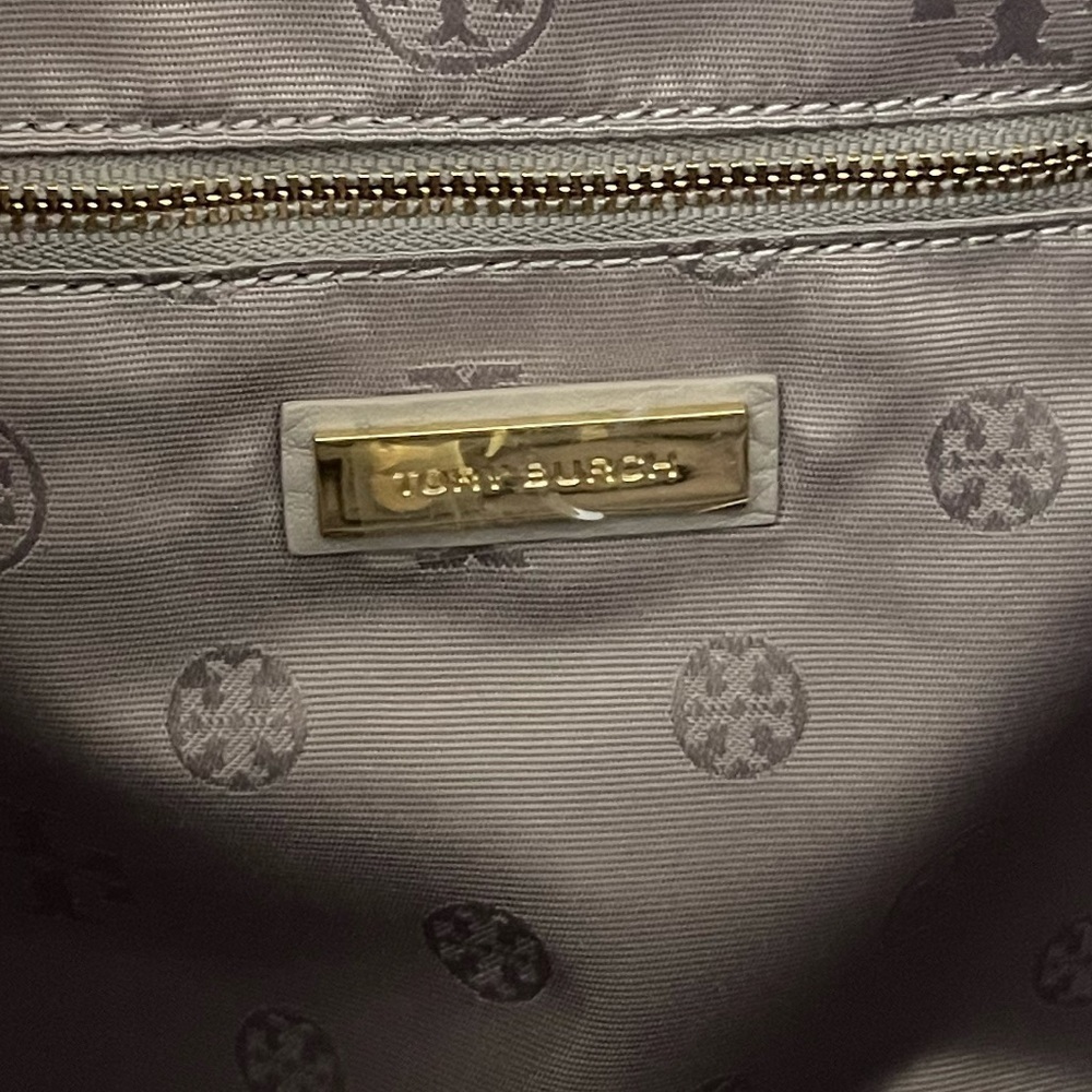 Tory Burch Landon Flap Backpack French Gray Pebbled Leather NWT - Style 31387 - Picture 15 of 17